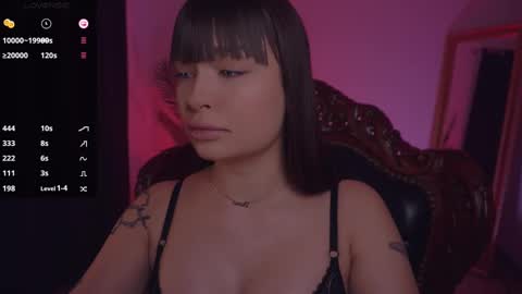 LUXXANDRA online show from February 12, 2025, 5:58 am