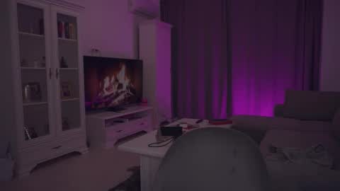 LUXXANDRA online show from December 3, 2025, 7:27 am