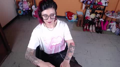 Miss Mia online show from January 7, 2025, 5:20 pm