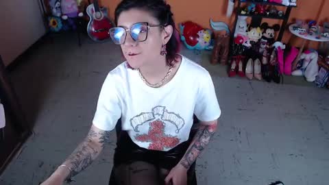 Miss Mia online show from January 8, 2025, 1:52 pm