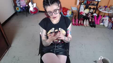 Miss Mia online show from January 10, 2025, 7:11 pm