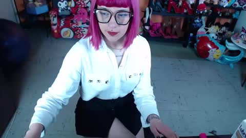 Miss Mia online show from January 11, 2026, 2:44 pm