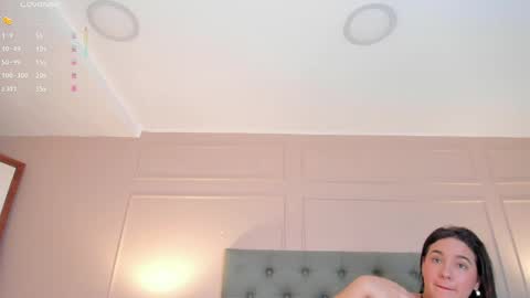 Mia  online show from April 1, 2026, 12:28 pm