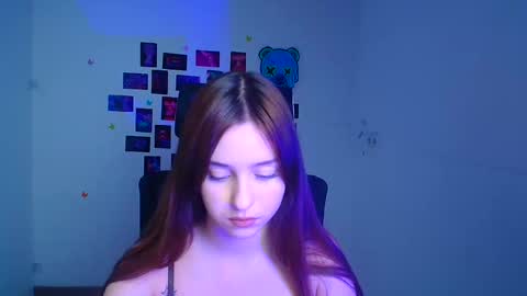 Mia online show from November 15, 2025, 12:34 pm