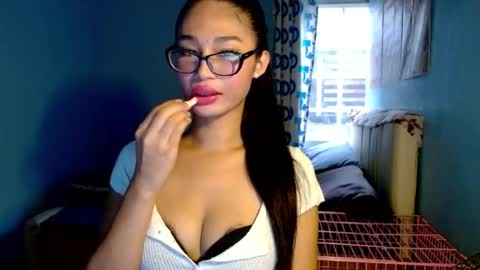 Snapshot of missminervaa chatting on July 27, 2026, 8:10 am missminervaa online show from July 27, 2026, 8:10 am