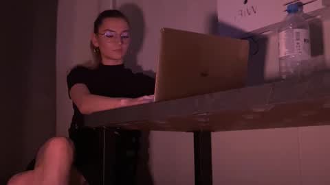 Snapshot of missmiroslava chatting on March 4, 2026, 3:18 pm missmiroslava online show from March 4, 2026, 3:18 pm