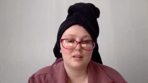 missmistressmal online show from March 9, 2026, 12:09 pm