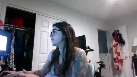 MissMona online show from May 26, 2026, 10:11 am