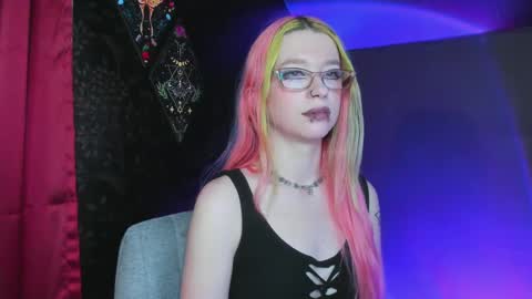 Snapshot of missnikkivill chatting on February 26, 2025, 3:32 am Mistress Nikki Vill online show from February 26, 2025, 3:32 am