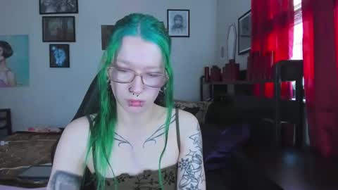 Snapshot of missnikkivill chatting on May 29, 2026, 5:11 pm Mistress Nikki Vill online show from May 29, 2026, 5:11 pm
