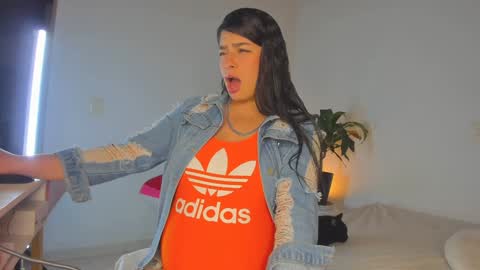 misspaulag online show from February 5, 2025, 11:50 pm