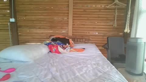 Snapshot of misspink152015 chatting on January 26, 2025, 1:36 pm sarah online show from January 26, 2025, 1:36 pm