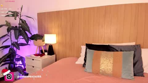 Emma Prada online show from December 4, 2025, 11:52 am