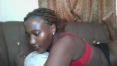 pretty gal online show from November 14, 2025, 2:05 pm