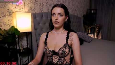 Snapshot of missrosse_ chatting on June 8, 2026, 1:28 am Emily online show from June 8, 2026, 1:28 am