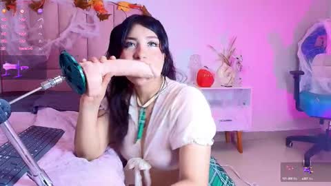 Luna online show from October 10, 2025, 8:08 pm