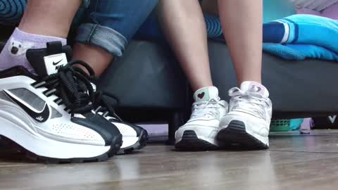 TELL ME MISS online show from January 12, 2026, 2:17 am