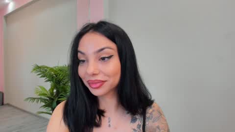 Sienna online show from April 12, 2026, 4:28 am