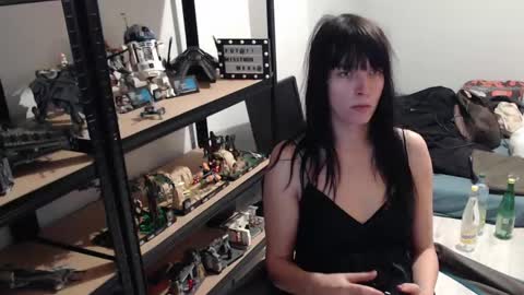 missthon online show from February 4, 2025, 12:00 pm