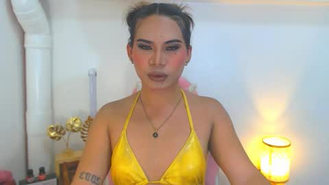 misstrishontop online show from September 18, 2025, 10:28 am