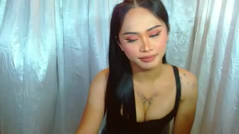 SweetViolet online show from May 1, 2026, 1:59 pm