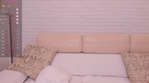 missxcaprice online show from October 7, 2025, 2:42 am