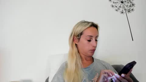 Snapshot of missy_matrix chatting on April 21, 2026, 3:39 pm Missy matrix online show from April 21, 2026, 3:39 pm