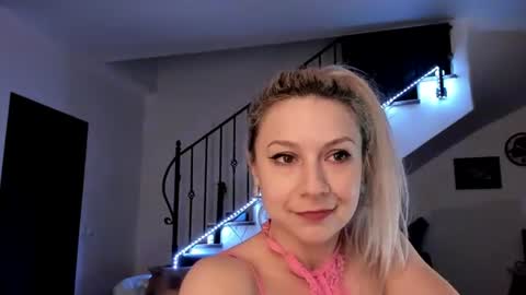 Snapshot of missycrystal chatting on July 22, 2026, 7:05 pm Crystal online show from July 22, 2026, 7:05 pm