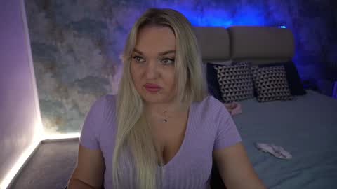 Snapshot of missyymartinezz chatting on December 2, 2024, 8:19 am Amely online show from December 2, 2024, 8:19 am