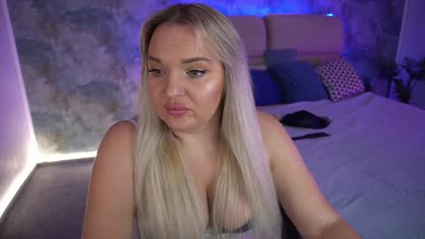 Snapshot of missyymartinezz chatting on December 7, 2024, 8:44 am Amely online show from December 7, 2024, 8:44 am
