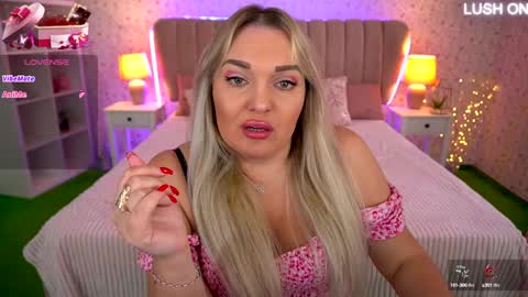 Snapshot of missyymartinezz chatting on December 20, 2024, 9:32 am Amely online show from December 20, 2024, 9:32 am
