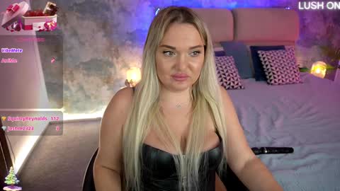 Snapshot of missyymartinezz chatting on January 22, 2025, 1:42 pm Amely online show from January 22, 2025, 1:42 pm