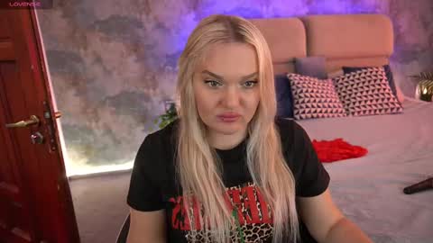Snapshot of missyymartinezz chatting on March 9, 2025, 9:35 am Amely online show from March 9, 2025, 9:35 am