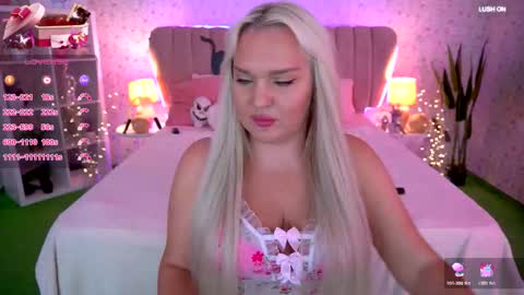 Snapshot of missyymartinezz chatting on October 22, 2025, 3:12 pm Amely online show from October 22, 2025, 3:12 pm