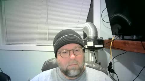 Snapshot of mister_happy567 chatting on January 1, 2025, 3:45 am Mr. Happy online show from January 1, 2025, 3:45 am