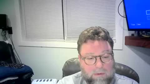 Snapshot of mister_happy567 chatting on February 7, 2025, 7:07 am Mr. Happy online show from February 7, 2025, 7:07 am