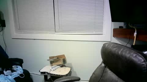 Snapshot of mister_happy567 chatting on March 10, 2025, 4:17 am Mr. Happy online show from March 10, 2025, 4:17 am