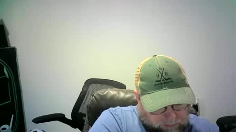 Snapshot of mister_happy567 chatting on September 30, 2025, 5:45 am Mr. Happy online show from September 30, 2025, 5:45 am