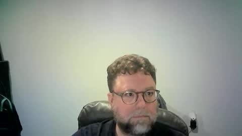 Snapshot of mister_happy567 chatting on October 24, 2025, 5:26 am Mr. Happy online show from October 24, 2025, 5:26 am