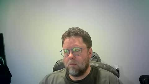 Snapshot of mister_happy567 chatting on November 2, 2025, 4:59 am Mr. Happy online show from November 2, 2025, 4:59 am