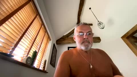Snapshot of misterblivs chatting on July 26, 2026, 8:10 am Misterblivs online show from July 26, 2026, 8:10 am