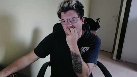 mistercoeur online show from January 2, 2025, 2:35 pm