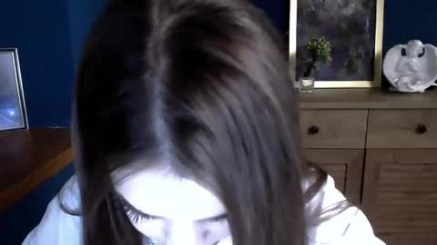 Snapshot of misticwave chatting on November 29, 2025, 7:22 am Ines online show from November 29, 2025, 7:22 am