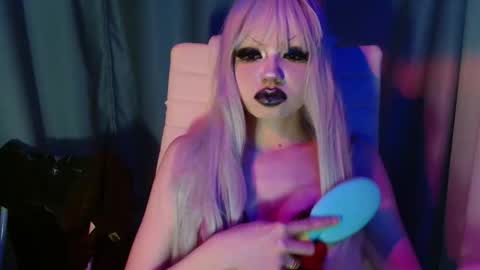 mistr_daria_femdom online show from April 3, 2026, 2:20 am