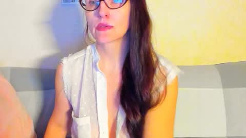 Victoria Eden online show from April 8, 2026, 8:09 pm