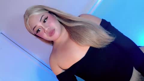 Snapshot of mistress_marta69 chatting on October 18, 2025, 11:16 pm mistress_marta69 online show from October 18, 2025, 11:16 pm