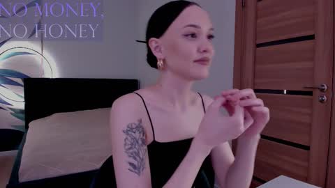 Mistress Mia online show from November 9, 2025, 3:49 am