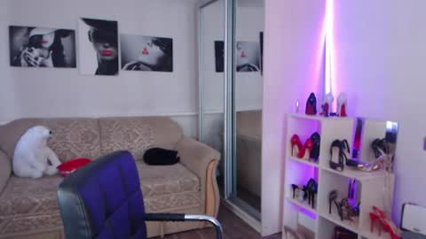mistress_milfa online show from June 24, 2026, 11:42 am