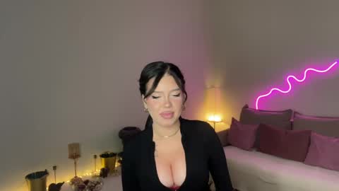 Snapshot of mistress_of_hearts chatting on May 16, 2026, 8:07 pm Mia online show from May 16, 2026, 8:07 pm