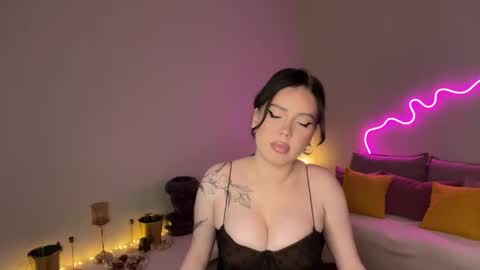 Snapshot of mistress_of_hearts chatting on May 25, 2026, 7:09 pm Mia online show from May 25, 2026, 7:09 pm
